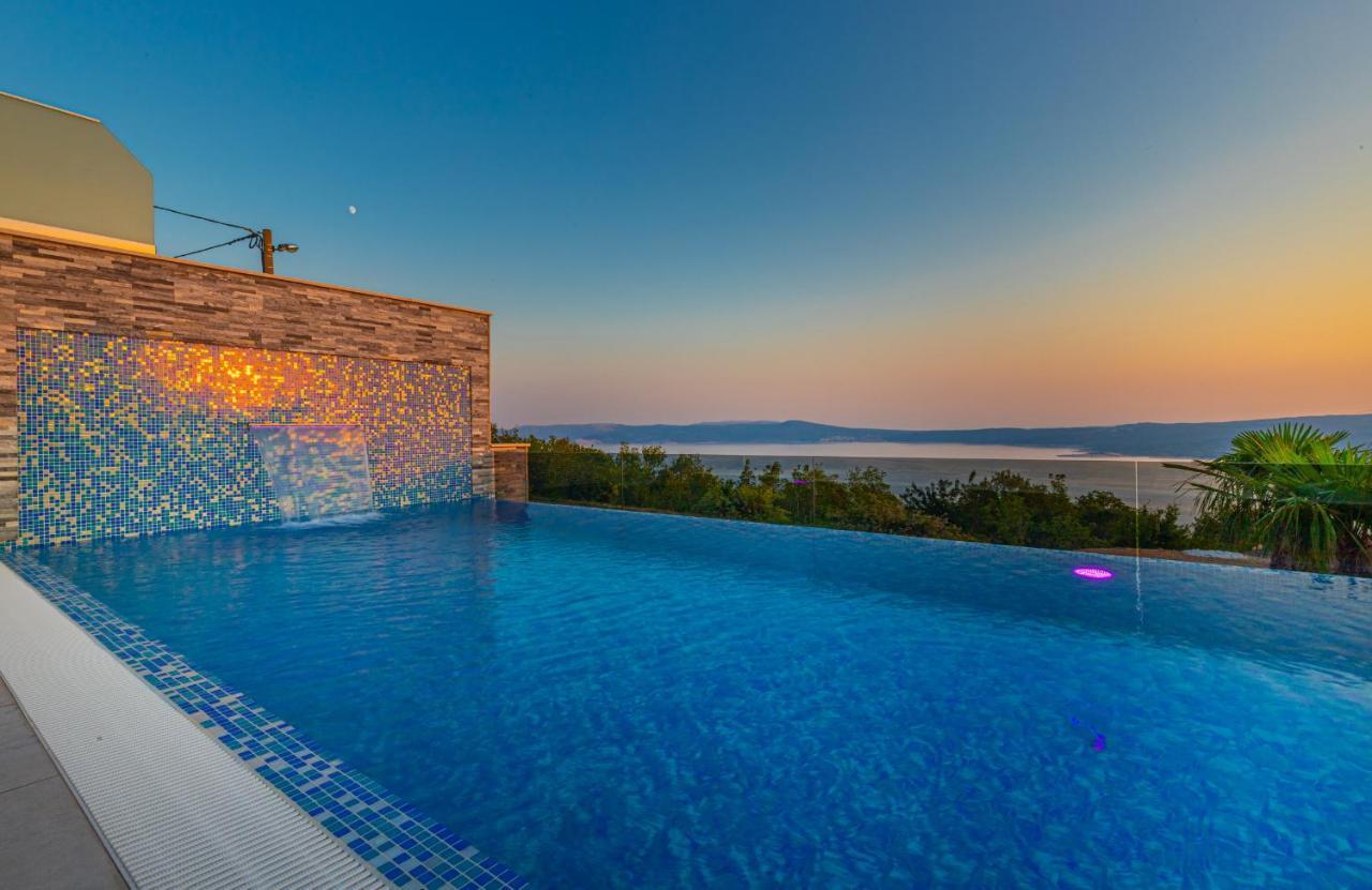 Luxury Villa Lorena With Heated Pool, Jacuzzi,Sauna And Seaview Crikvenica Buitenkant foto