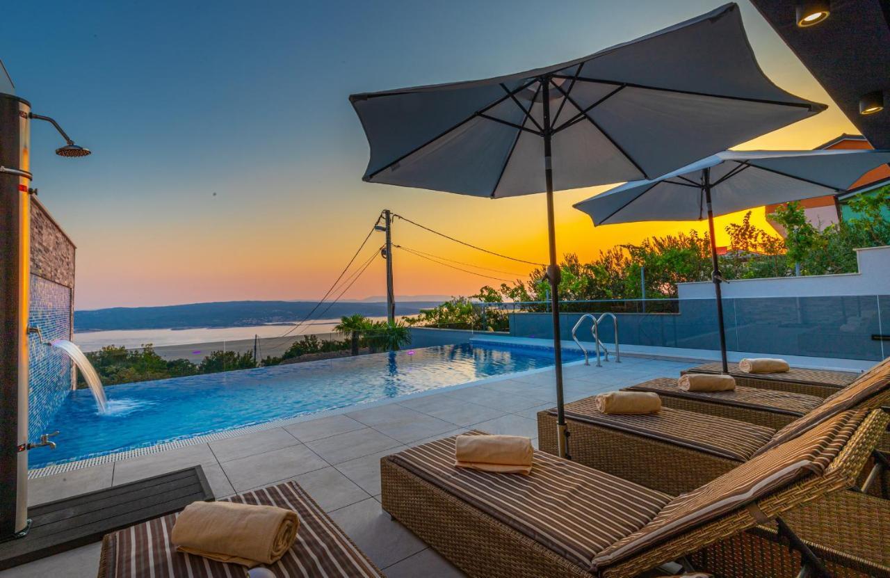 Luxury Villa Lorena With Heated Pool, Jacuzzi,Sauna And Seaview Crikvenica Buitenkant foto