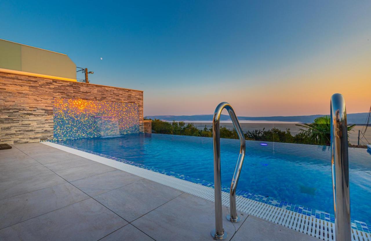 Luxury Villa Lorena With Heated Pool, Jacuzzi,Sauna And Seaview Crikvenica Buitenkant foto